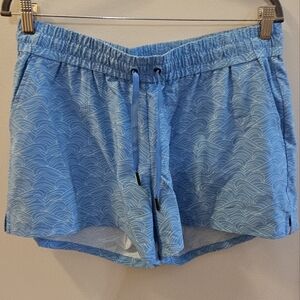 Southern Tide Blue Wave Patterned Athletic Shorts